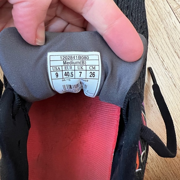 Brooks Adrenaline 19 GTS Womens Size 9 Running Shoes - Picture 8 of 12